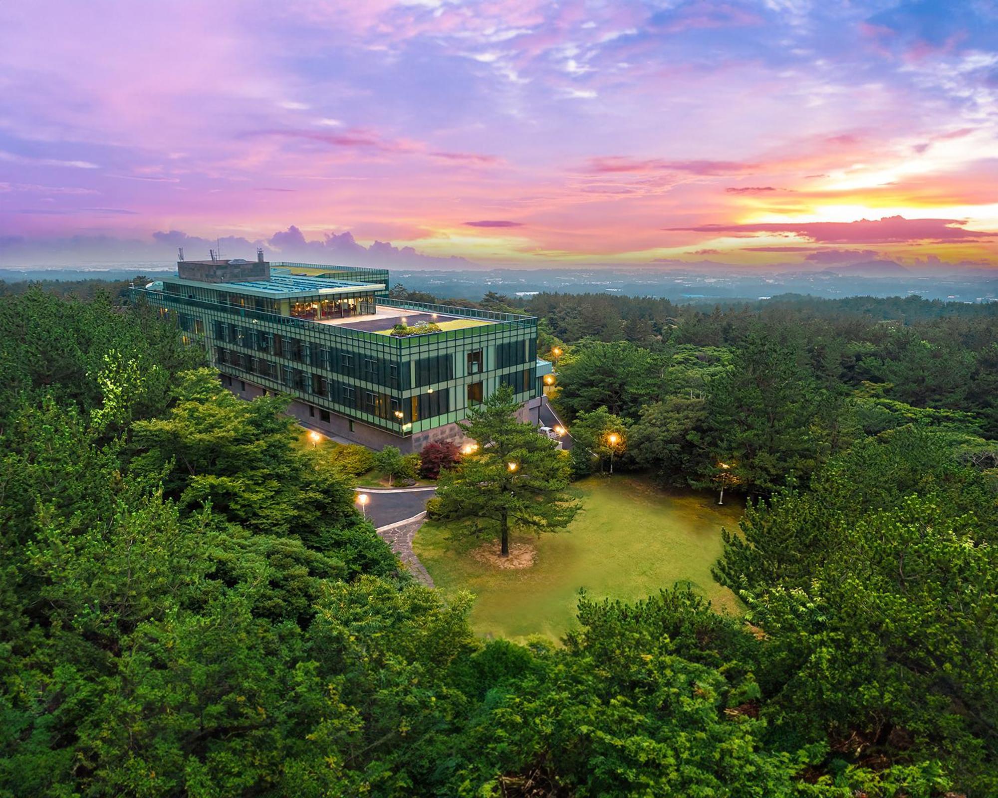 We Hotel Jeju Seogwipo Ngoại thất bức ảnh