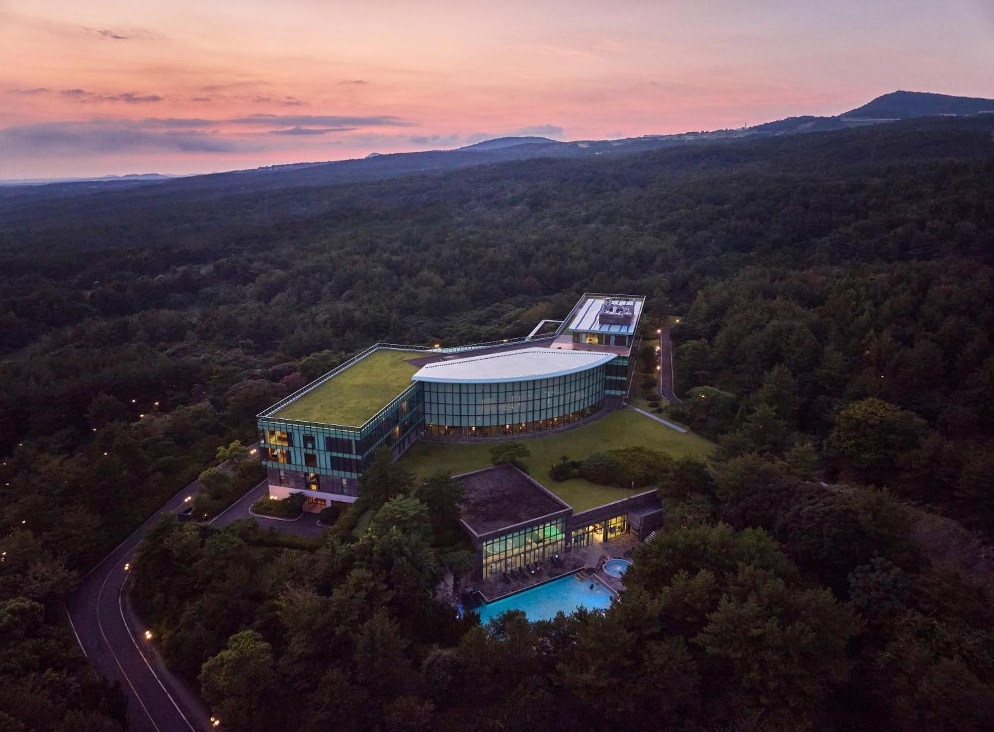 We Hotel Jeju Seogwipo Ngoại thất bức ảnh